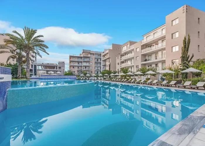 Elysia Park Apartments