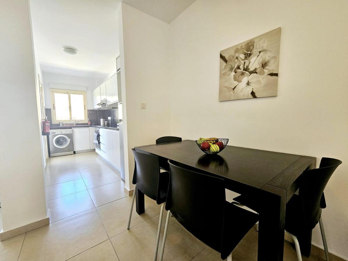 Elysia Park Apartment